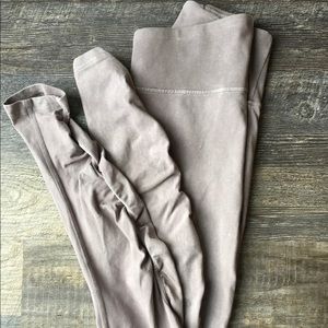 Lululemon ruched leg leggings. Stone washed.